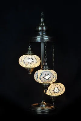 Image de Lampadaire turc en mosaïque fait main, blanc, avec 3 boules en verre pour une ambiance orientale