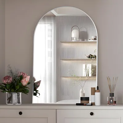 Productafbeelding van Gebogen wandspiegel voor de badkamer, 50 x 75 cm met metalen frame