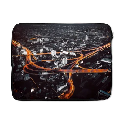 Produktbild von MuchoWow® Laptop Hülle 17 Zoll Laptoptasche Skyline - Verkehr - Nacht - Zipper - Schutzabdeckung