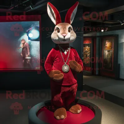 Produktbild von Kastanienbrauner REDBROKOLY Hase Maskottchen Kostüm charakter bekleidet mit einem Henley-T-Shirt und Halsketten