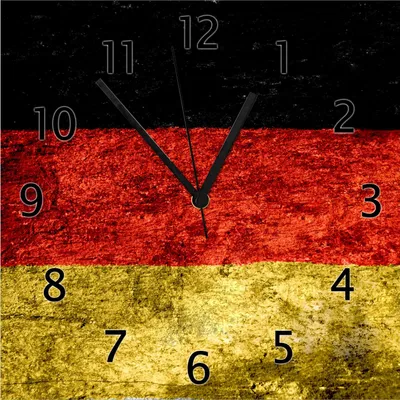 Produktbild von Wallario Design Wanduhr Verwitterte Deutschland-Fahne in schwarz rot gold aus Echtglas, Größe 30 x 30 cm