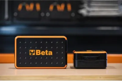 Produktbild von BETA Sortiment mit 11 Sechskant-Einsätzen, 21 Bits und 7 Zubehörteilen, im Kunststoffkoffer