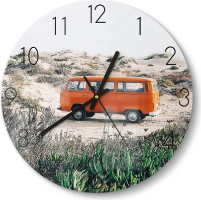 Produktbild von DEQORI Glasuhr Ø30 cm Zahlen 'Küstenabenteuer im VW' Wanduhr Glas Uhr Design leise Küchenuhr