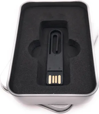 Produktbild von Onwomania Büroklammer Klammer Briefklammer Papier schwarz USB Stick in Alu Geschenkbox 32 GB USB 2.0