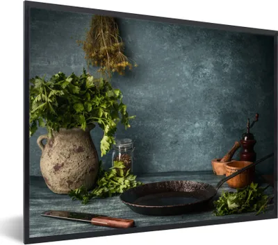 Produktbild von MuchoWow® Gerahmtes Poster Kräuter - Gewürze - Pfanne - Messer - Grau - Rustikal 40x30 cm - Poster mit Schwarzem Bilderrahmen Wandposter Rahmen Foto Bilder - Kunstposter - Wanddekorationen