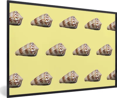 Produktbild von MuchoWow® MuchoWow® Gerahmtes Poster Muscheln - Muster - Gelb 30x20 cm - Poster mit zchwarzem Bilderrahmen - Kunstdruck - Bild-Poster