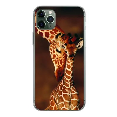Produktbild von MuchoWow® Handyhülle Schutzhülle Hülle für iPhone 11 Pro Max Giraffe - Kalb - Porträt Silikon Softcase Handy Hülle - Schutz