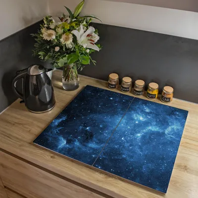 Zdjęcie produktu dla Dwuczęściowa płyta pokrywająca kuchenkę Banjado, każda o wymiarach 30 x 52 cm, z gumowymi podkładkami dystansowymi, szkło bezpieczne ESG z motywem „Universum” [HAP2 10437]