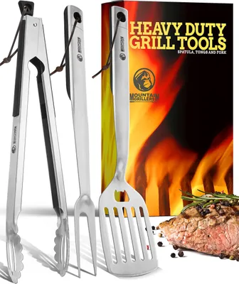 Image de Mountain Grillers - BBQ Tools Grillset - Pack de 3 ustensiles de barbecue, accessoires de barbecue durables en acier inoxydable avec pince verrouillable, spatule avec ouvre-bouteille et fourchette à viande - Idée de cadeau pour les hommes