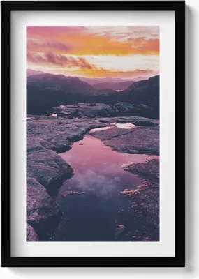 Produktbild von Berglandschaft bei Sonnenuntergang– Wandbild mit Rahmen – Gerahmtes Bild  – Wanddekoration – 40x60 cm –  Schwarz