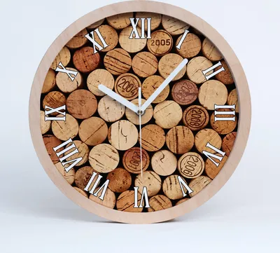 Produktbild von Holzuhr 20fi cm wanduhr - weiße Spitzen - Weinkorken