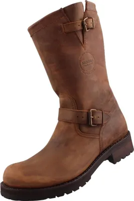 Auf dem Bild ist ein brauner Stiefel zu sehen der von der Seite betrachtet wird. Der Stiefel hat eine robuste und sportliche Erscheinung mit einer klaren Profilsohle.