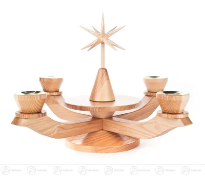 Immagine prodotto di Candeliere natalizio con stella, in legno, per candele con diametro di 22 mm. Dimensioni: 25 cm (larghezza) x 21 cm (altezza) x 25 cm (profondità). NUOVO