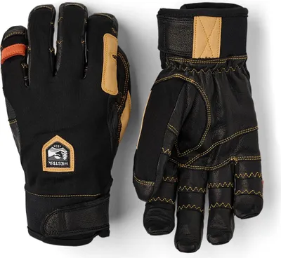Schwarze Kletterhandschuhe mit Leder- und Textilmaterial; Modell "Ergo Grip CZone Tactility Short - 5 finger" von Hestra.