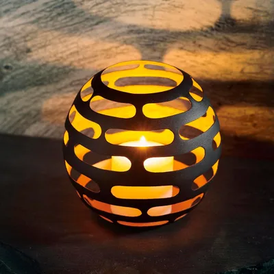 Productafbeelding van Windlicht metaal zwart goudkleurig - 17x17x16 cm - ideale decoratie woonkamer tafeldecoratie - moderne decoratie woning - badkamer decoratie