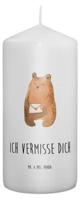 Produktbild von Mr. & Mrs. Panda Kerze Bär Vermissen 15 x 7 cm - Weiß - Geschenk, Verreist, Bedruckte, Freund, Teddy, Liebeskummer, Unglücklich Verliebt, Wachskerze, Stumpenkerze, Reise