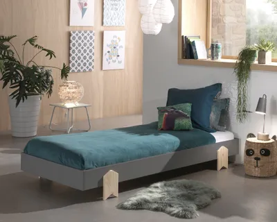 Produktbild von Vipack Modulo Einzelbett/Stapelbett 90 x 200 cm Liegefläche, grau lackiert, Fuß Pfeil-Optik Kiefer natur lackiert