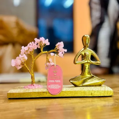 Produktbild von Jogginghose und Baum aus Rosenquarz – 100 Steine der Liebe und Harmonie