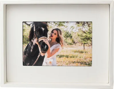 Produktbild von Rahmen für Fotos mit Passepartout, 10x15 cm, cremefarben, ohne Glas, zum Stellen und Aufhängen