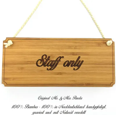 Produktbild von Mr. & Mrs. Panda Schild Staff only - Geschenk, Infotafel, Hinweisschild, Shabby, Landhaus, Türschild, Graviert, Geschenkidee, Eingangsschild, Wegweiser