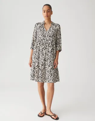 Produktbild von Kleid Walari 900 Schwarz Größe 40 A-Linie knielang V-Ausschnitt 3/4 Arm floraler Print Volantstufen