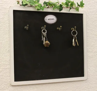 Produktbild von Notiztafel mit Schlüsselleiste 12676 Kreidetafel 40 cm Memoboard Infobrett Haken