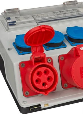 Immagine prodotto di Distributore a parete in plastica CEE-32A,5 poli 1xCEE 16 A,1xCEE 32A,4x230V BRENNENSTUHL