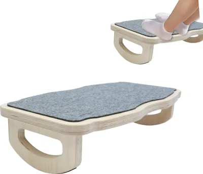 Image de Accessoires de bureau : pouf et repose-pieds en bois, pouf de bureau - pouf antidérapant avec fonction de bascule. Tabouret de bureau avec fonction de bercement - fonction de bercement - fonction de bercement - fonction de bercement - fonction de bercement - fonction de bercement