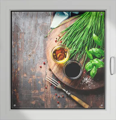 Produktbild von Wallario Lichtschutzbild, Dekorativer Sichtschutz Sonnenschutz 96 x 93 cm mit Motiv: Kräuter, Öle und Gewürze auf einem Holzbrett - Verdunklung ohne Bohren