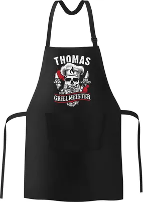 Produktbild von Premium Grill-Schürze für Männer mit Name Der Mann Der Mythos Der Grillmeister Totenkopf Skull Spruch lustig Moonworks® schwarz Herren