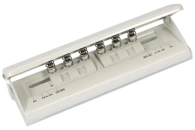 Produktbild von Metallische Register - Verstellbar - Lochung A5 - A6 - A7-6 - Ringlochungen mit Positionierungsmarkierungen - Fassungsvermögen: 6 Blatt. Locher für Tagesplaner - Personalbereich