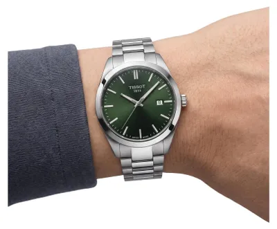Image de Montre Tissot PR 100, modèle pour homme, diamètre 40 mm, mouvement à quartz, boîtier en acier inoxydable, bracelet vert, référence T150.410.11.091.00
