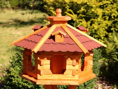 Produktbild von XL Vogelhaus rot Typ 5 aus Holz 58x38 cm NEU