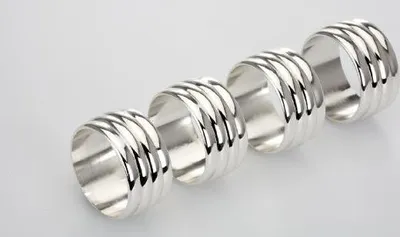 Produktbild von Serviettenringset 4-tlg. Rund Faden Durchmesser 4,0 cm versilbert Anlaufgeschützt