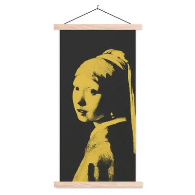 Produktbild von MuchoWow® Textilposter Mädchen mit Perlenohrring - Vermeer - Schwarz - Gelb 60x120 cm mit holzfarbenen Rahmen - Holz