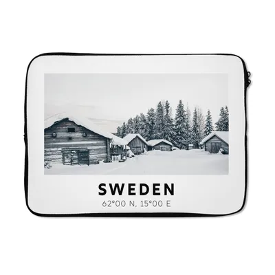 Produktbild von MuchoWow® Laptop Hülle 13 Zoll Schweden - Schnee - Baum - Skandinavien Laptoptasche - Laptophülle - Sleeve - Rundumschutz