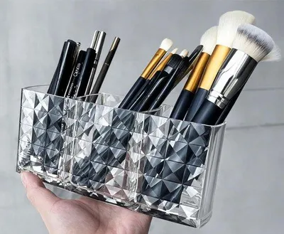 Produktbild von Unyqoos® Transparentes Acryl-Kosmetik-Organizer mit Kristall-Design, 3 Fächer, 18,8 x 6 x 8 cm – für Make-up, Pinsel & Stifte