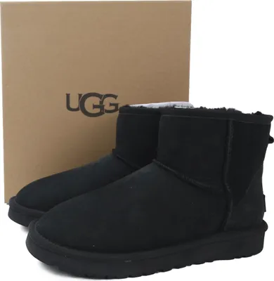 Produktbild von UGG Classic Mini in Schwarz