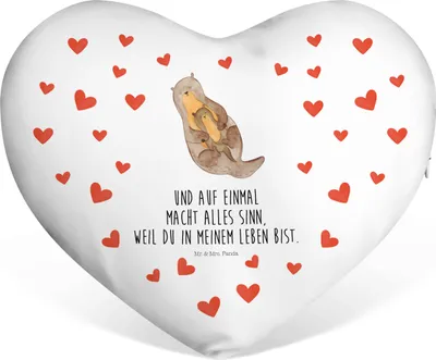 Produktbild von Mr. & Mrs. Panda Dekokissen Otter Kind - Weiß - Geschenk, Mama, Kuschelkissen, Baby, Geburt, Plüsch Herzkissen, Familie, Liebe Kissen, Sofakissen, Hochzeitskissen, Mutter
