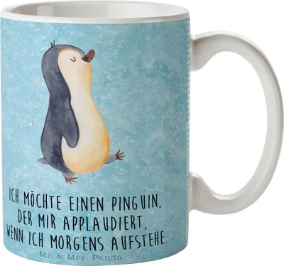 Produktbild von Mr. & Mrs. Panda haferl Pinguin marschieren - Eisblau - Geschenk, Bruder, Kaffeebecher, Kaffeetasse, Becher, Unausgeschlafen, Spazieren, Pinguine, Designtasse, Aufstehen