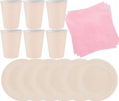 Image de Set composé d'assiettes, de tasses et de serviettes roses