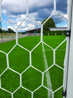 Produktbild von 4mm Fußballtornetz - Weiß - sechseckige Masche - 7,32 x 2,44 x 2 x 2 m