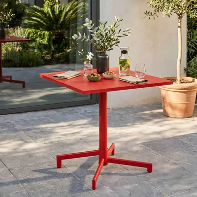 Image de Table de jardin carrée bistrot avec plateau rabattable 70 cm rouge - Oviala Palavas