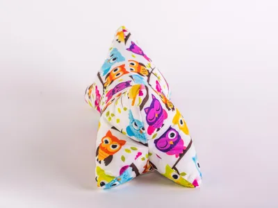 Produktbild von Leseknochen Eule bunt, Lesekissen, Leseunterlage, Buchstütze, Relaxkissen