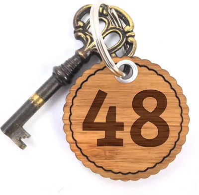 Produktbild von Mr. & Mrs. Panda Anhänger 48 - Geschenk, Alphabet, Zimmer, Taschenanhänger, Schlüsselanhänger, schlüssel, holz, Holzanhänger, Hotelzimmer, Hotel, Zahlen, Buchstaben