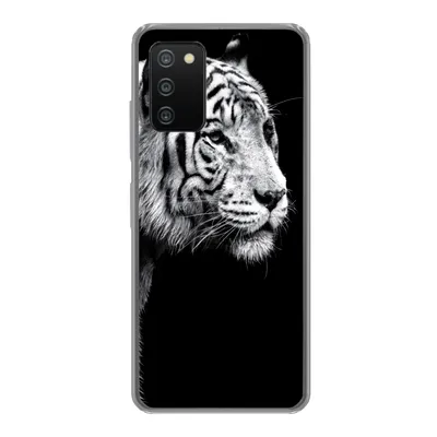 Produktbild von MuchoWow® Handyhülle Schutzhülle Hülle für Samsung Galaxy A03s Studioaufnahme eines weißen Tigers auf schwarzem Hintergrund Silikon Softcase Handy Hülle - Schutz