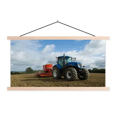 Produktbild von MuchoWow® Textilposter Traktor - Blau - Landleben - Wolken 120x60 cm mit holzfarbenen Rahmen - Klemmleiste