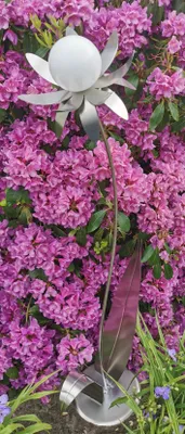 Produktbild von Skulptur Blume Palermo Edelstahl matt gebürstet Kugel Edelstahl weiß matt 120 cm Dekoration Garten