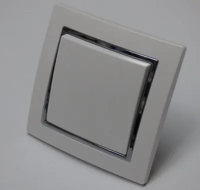 Produktbild von 5754 Levina S Wechsel Schalter silberner Rand 10 Ampere
