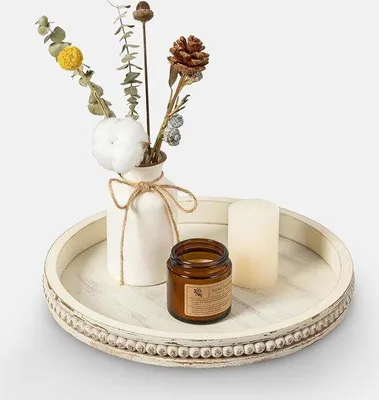 Imagen del producto de Bandeja redonda de madera Unyqoos® de 30 cm – bandeja de servicio decorativa rústica de madera blanca con borde de perlas, ideal para velas, velas pequeñas y salones